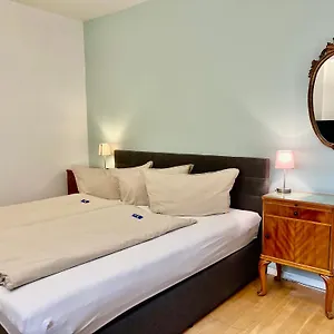 Privates Doppelzimmer Mit Separatem Eingang Apartment